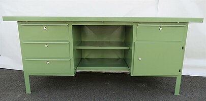 SANDERS GRÜN RAL 6011, Sondermaschinen, verschiedene Einrichtungen, Werkbank