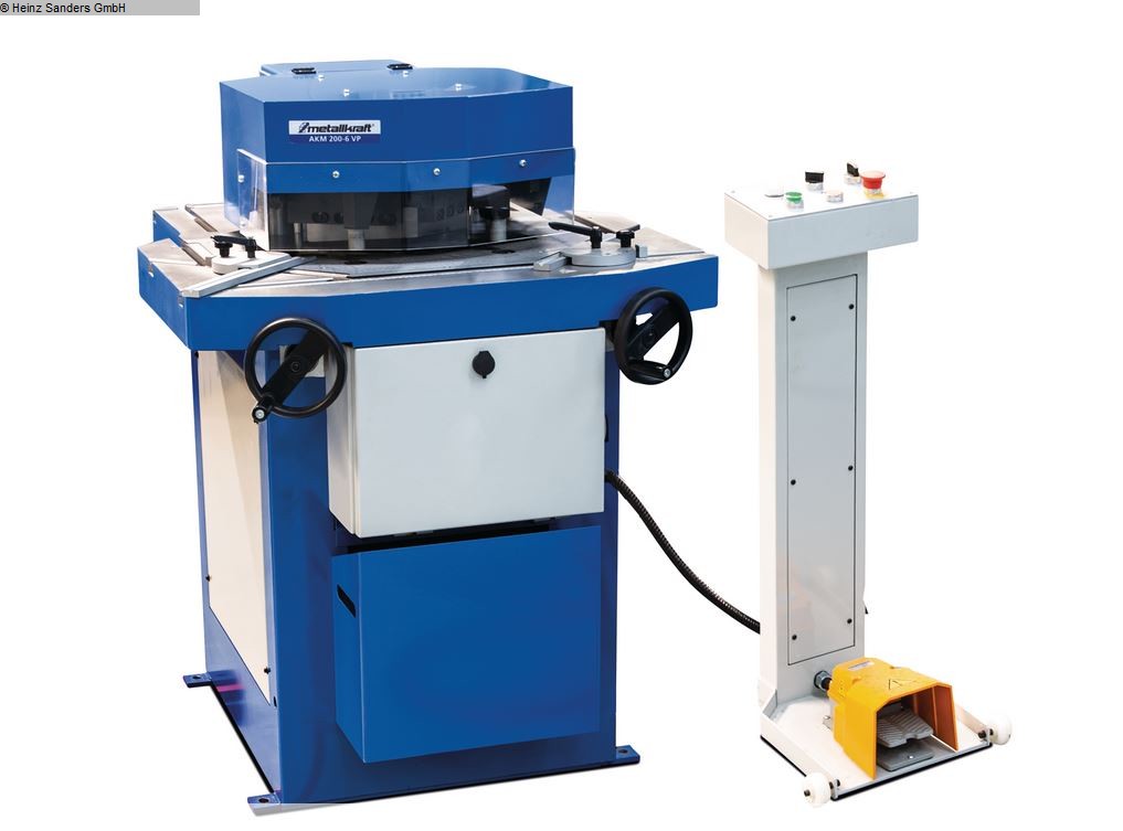 METALLKRAFT AKM 200-6 VP, Metallbearbeitungsmaschinen, Blechbearbeitung / Scheren / Biegen / Richten, Ausklinkmaschine