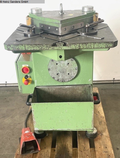 BOSCHERT LB12 K4, Metallbearbeitungsmaschinen, Blechbearbeitung / Scheren / Biegen / Richten, Ausklinkmaschine