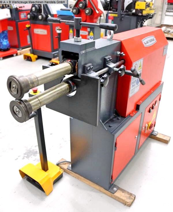 AK BEND AKM 250 MOTO, Metallbearbeitungsmaschinen, Blechbearbeitung / Scheren / Biegen / Richten, Sicken- und Bördelmaschine